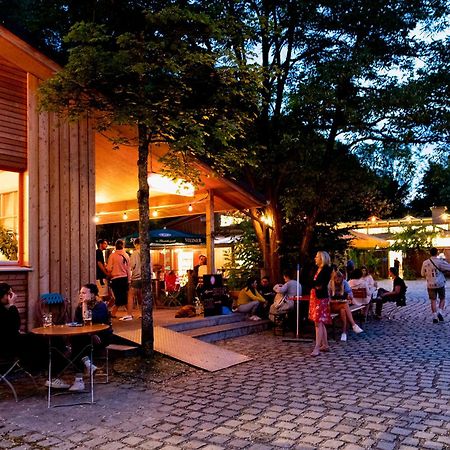 The Tent - Youth Only - Buchung Leider Nur Bis 30 Jahre Moeglich! Munich Exterior photo