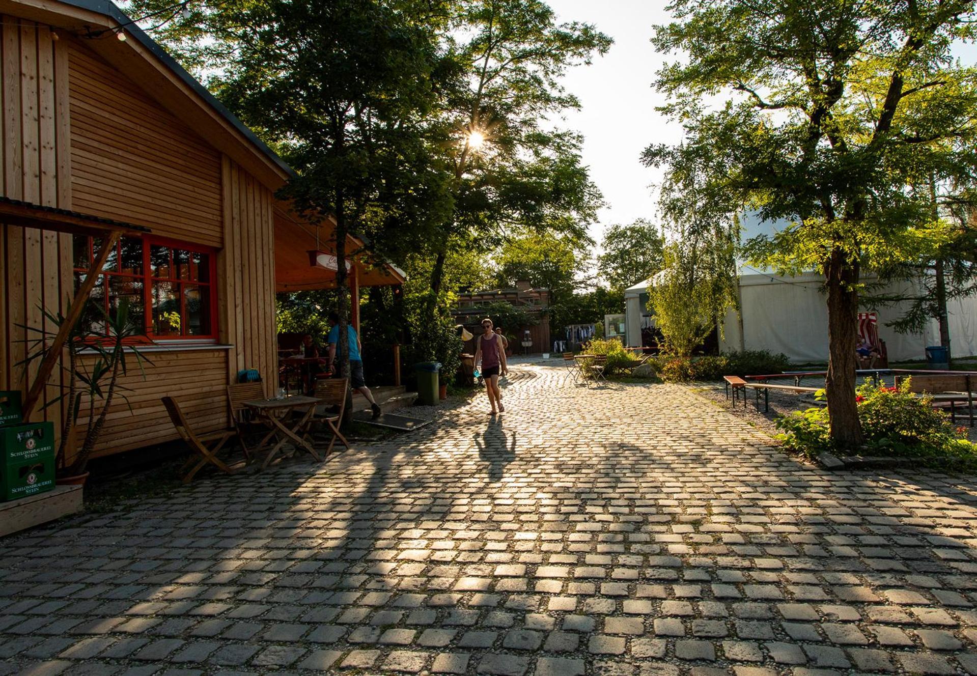 The Tent - Youth Only - Buchung Leider Nur Bis 30 Jahre Moeglich! Munich Exterior photo
