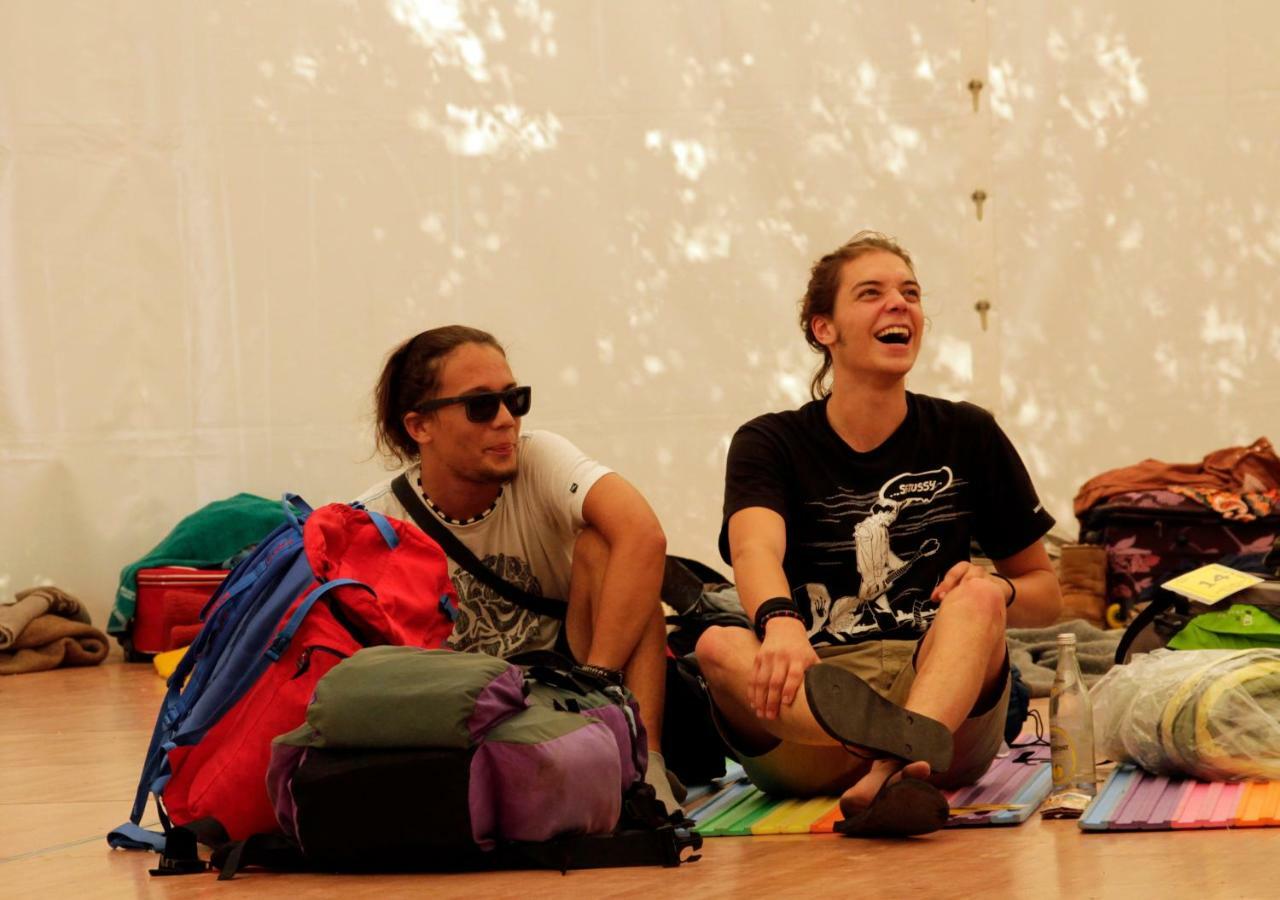 The Tent - Youth Only - Buchung Leider Nur Bis 30 Jahre Moeglich! Munich Exterior photo